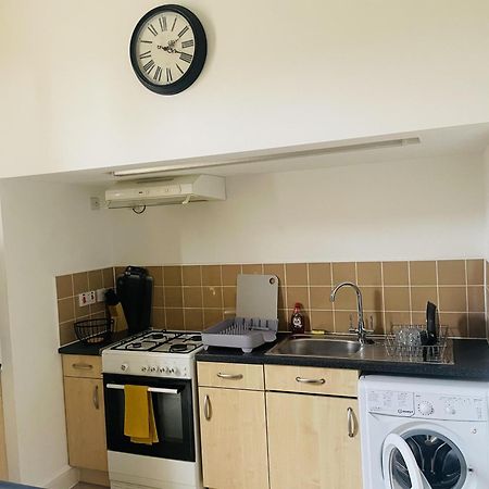 Bustling Western Apartment Londres Extérieur photo